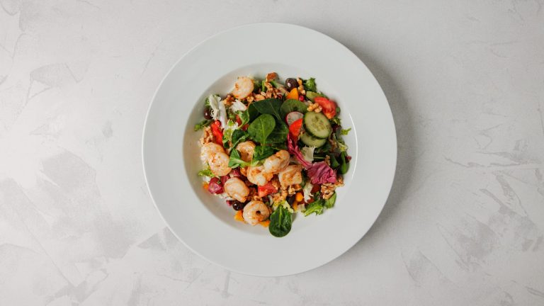 Jättikatkarapusalaatti (sis. pähkinää)